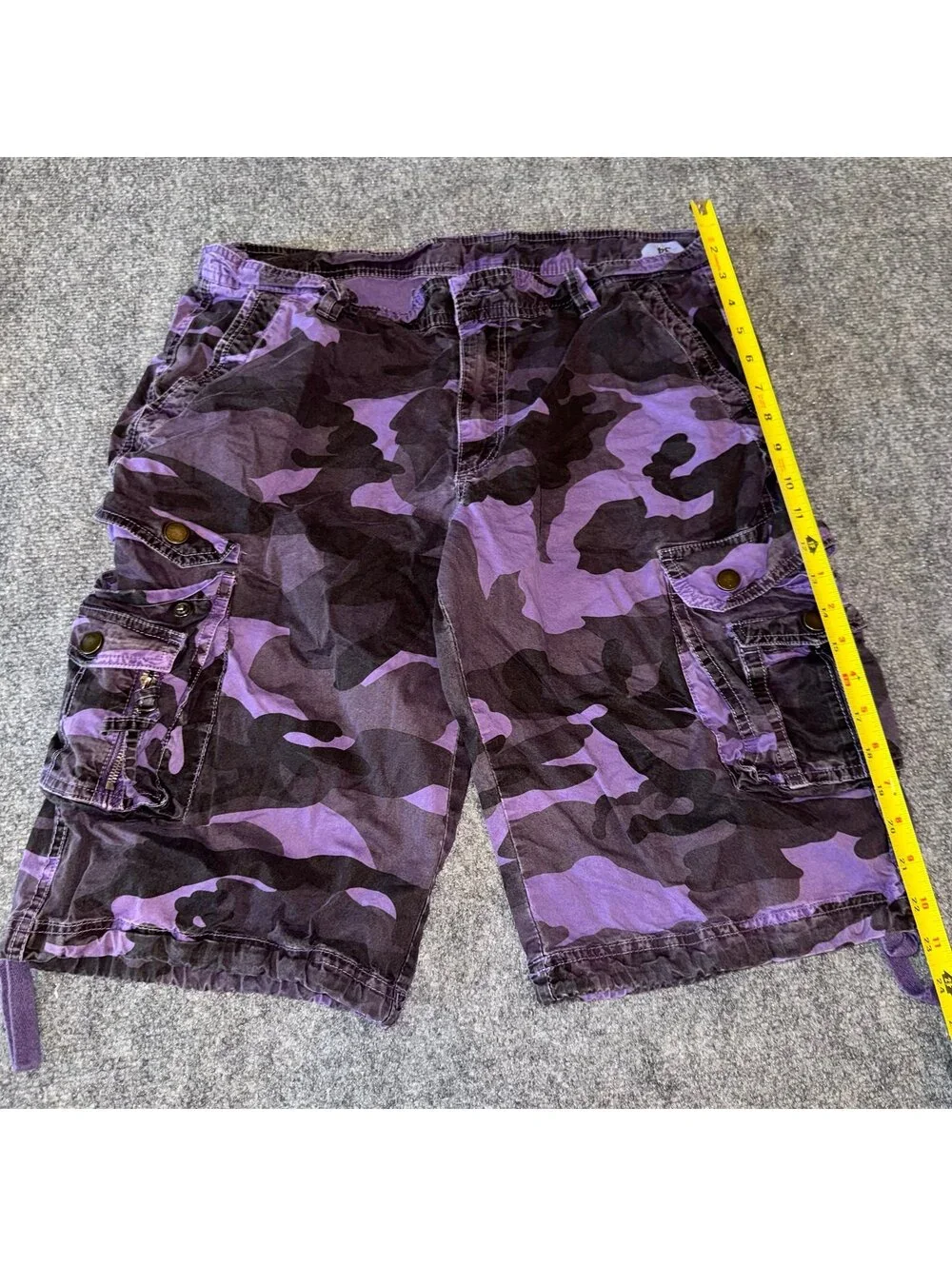 Grail Purple Camo Baggy Cargo Shorts Mens LG 34 Vtg y2k 90s Rare